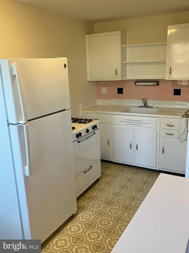 2405 Bond Ave, Drexel Hill, PA 19026 - photo 3