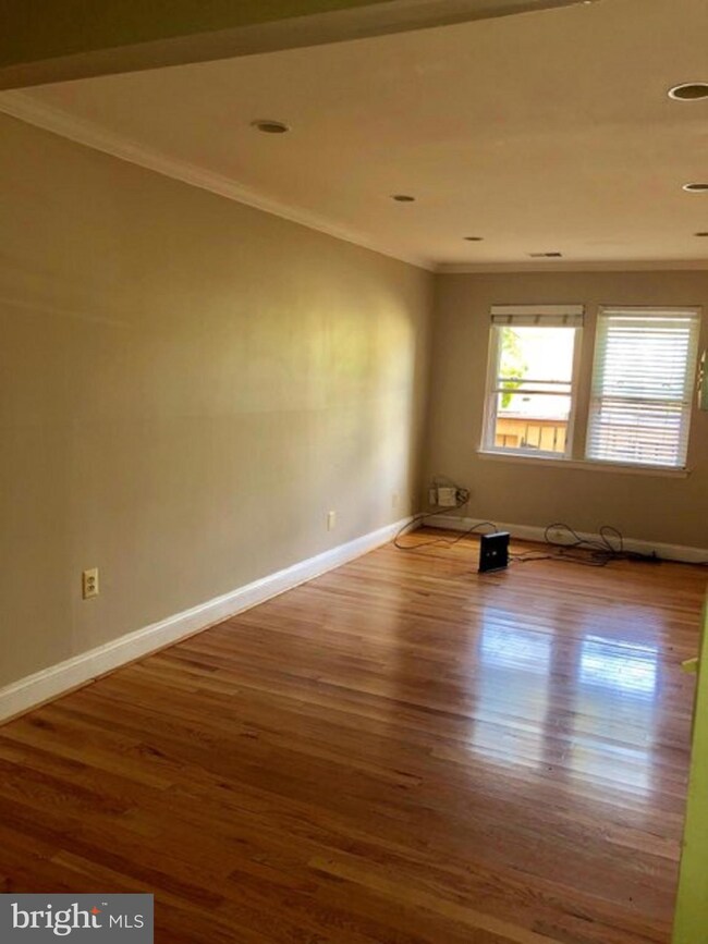 11420 Appledowre Way, Germantown, MD 20876 - photo 2