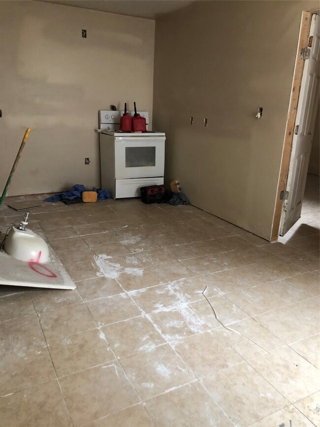 9714 Kathi Ann Ln, Houston, TX 77038 - photo 5