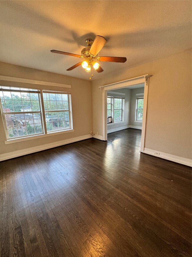 903 Oakhurst St unit 1, Houston, TX 77023 - photo 5