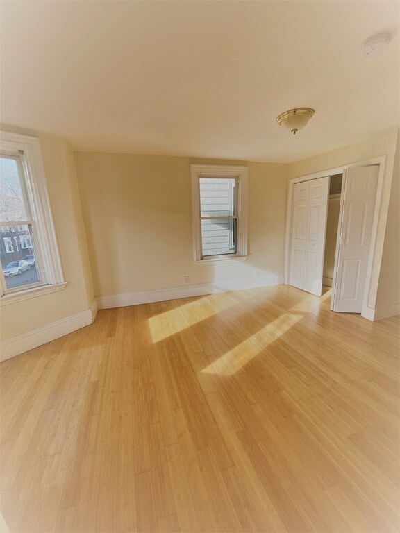 694 E 6th St unit 2, Boston, MA 02127 - photo 4