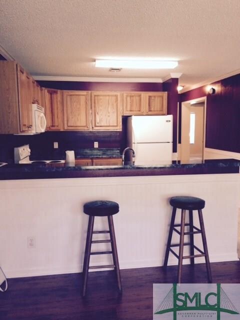 Breakfast Bar and kitchen taken from dining area