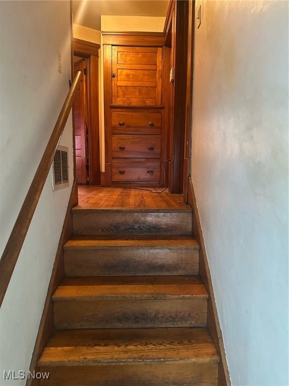 518 Schiller Ave, Akron, OH 44310 - photo 4