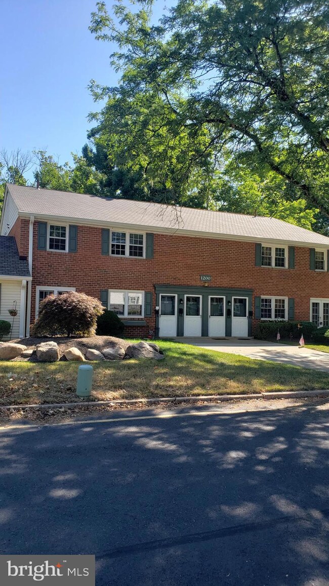 1207 Yardley Commons, Yardley, PA 19067 - photo 3