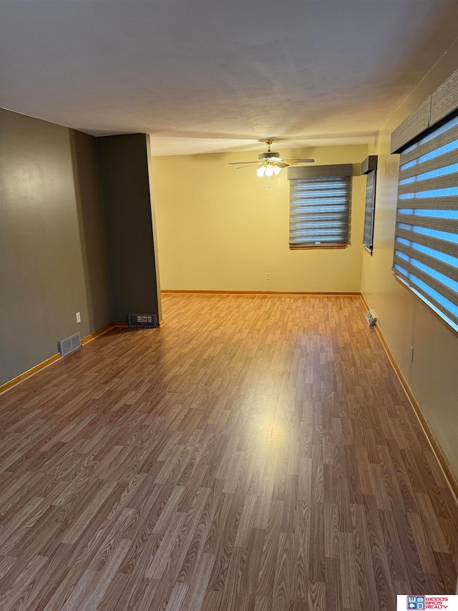 910 N 16th Ave, Beatrice, NE 68310 - photo 3