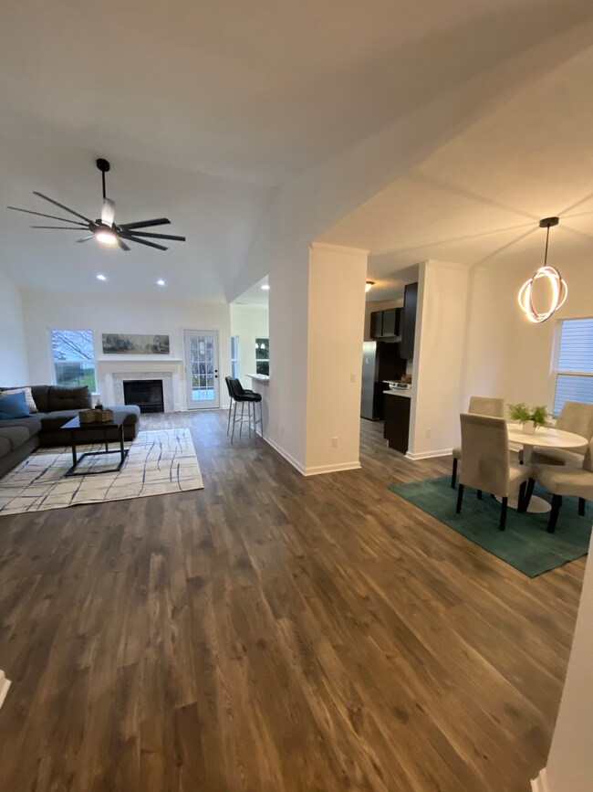 12655 Adirondack Ct, Fishers, IN 46037 - photo 3