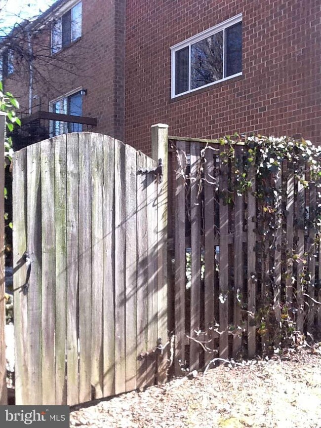 10527 Eastwind Way, Columbia, MD 21044 - photo 4