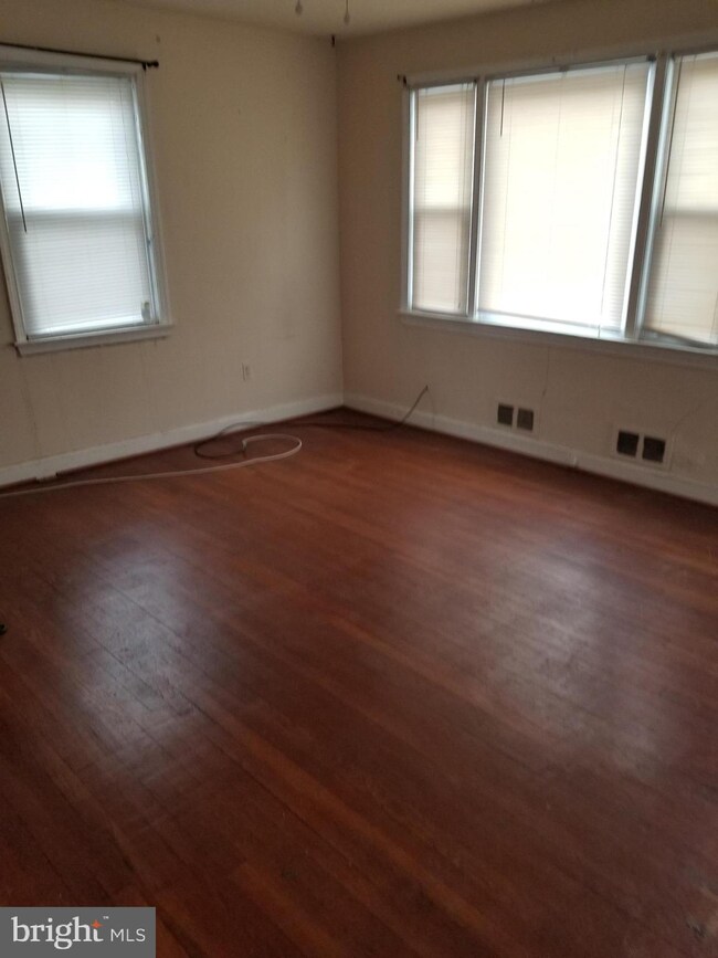 408 Zelma Ave, Capitol Heights, MD 20743 - photo 6