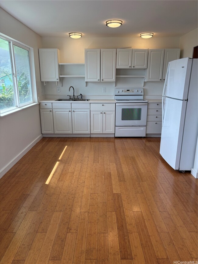 54-18 Haukoi Place unit Upstairs, Hauula, HI 96717 - photo 6