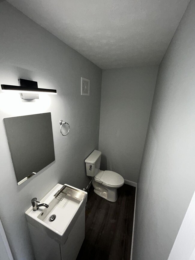 1843 Willoway Cir N unit BLDG, Columbus, OH 43220 - photo 7