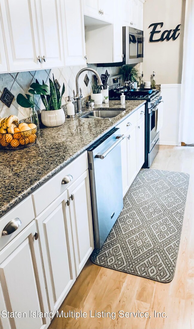 94 Delafield Place, Staten Island, NY 10310 - photo 4