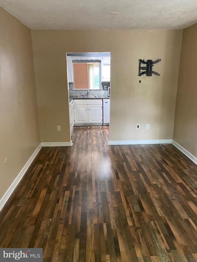 303 Bernard Ct, Chesterbrook, PA 19087 - photo 5