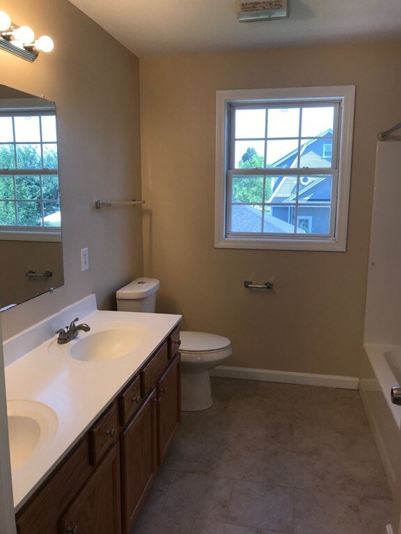 54 Agnes St unit 1, Springfield, MA 01118 - photo 6