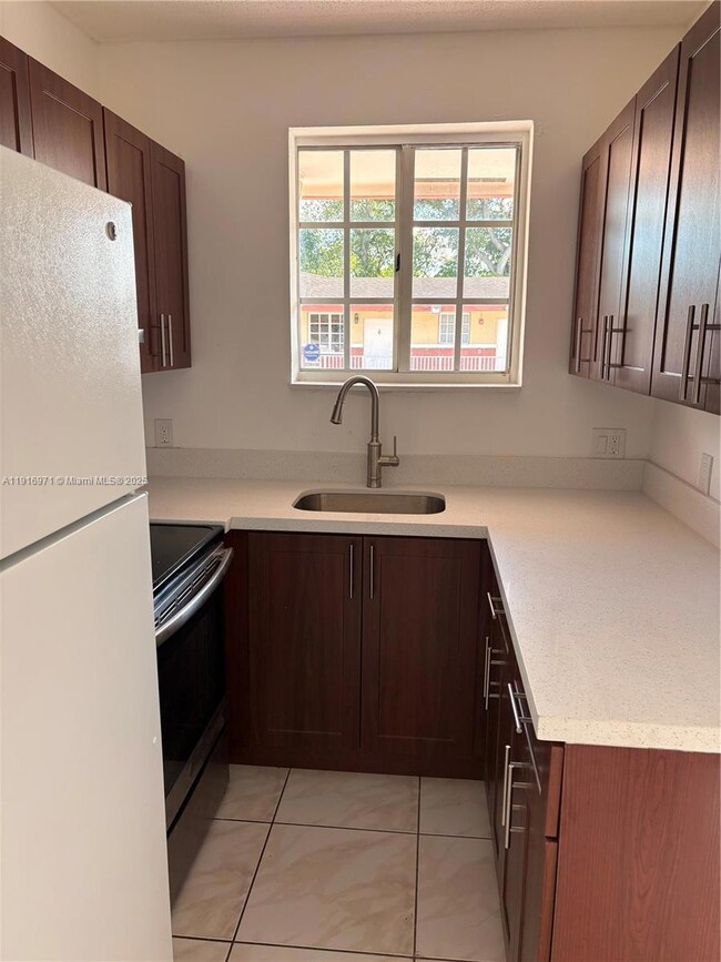 10805 SW 86th St unit 15, Miami, FL 33173 - photo 3