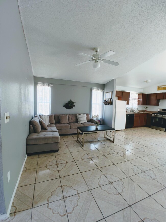 14584 Achim Dr, El Paso, TX 79928 - photo 6
