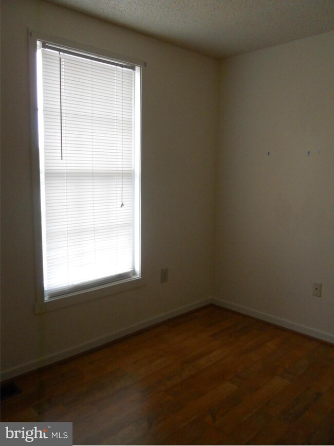 220 Lily Ct, Hagerstown, MD 21740 - photo 7