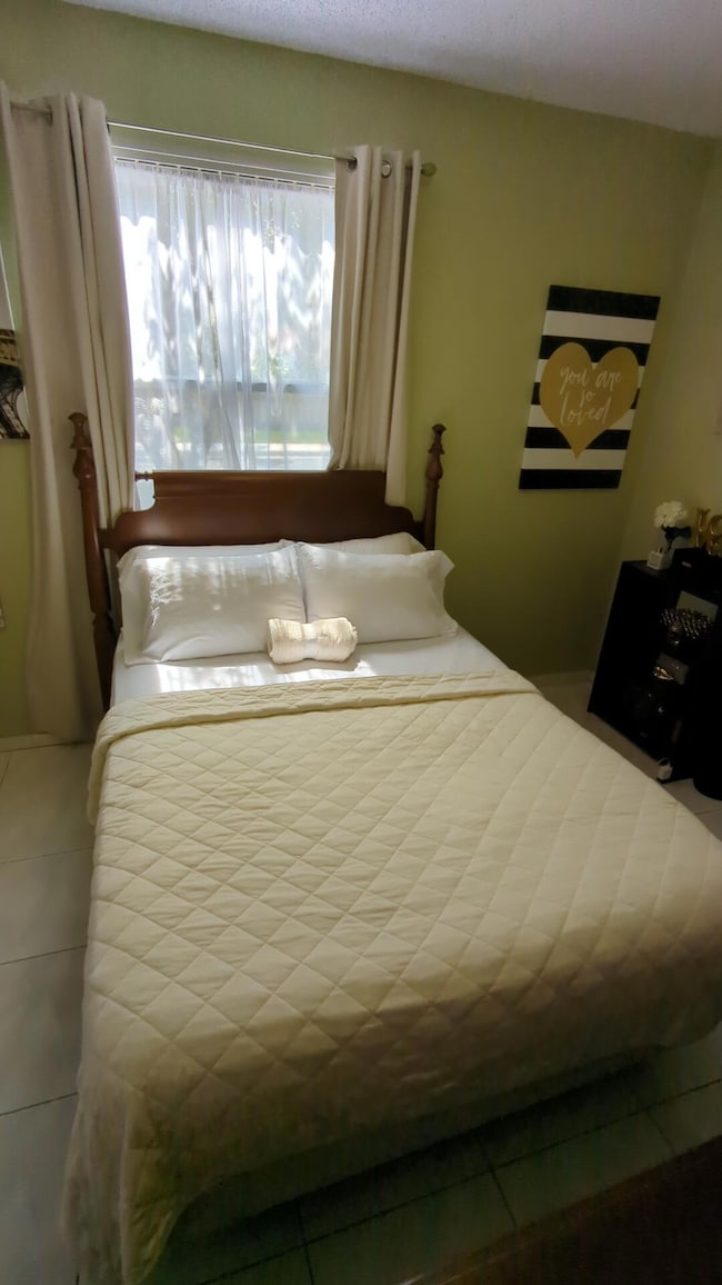 1481 SW 105th Ave, Pembroke Pines, FL 33025 - photo 5