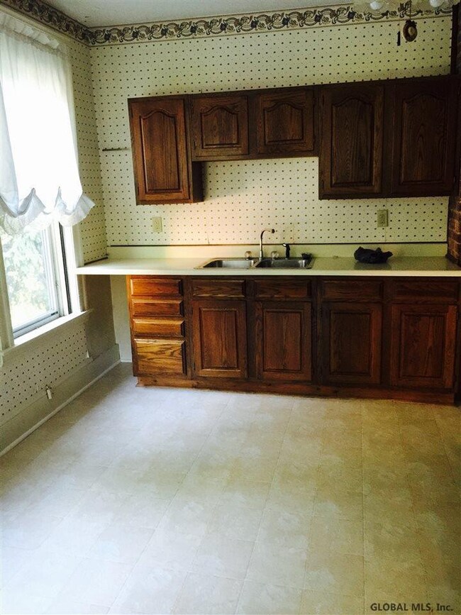 1350 Union St, Schenectady, NY 12308 - photo 4