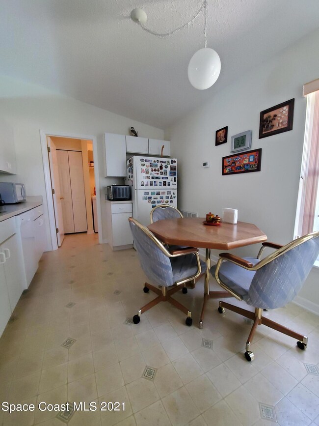 Eat-in Kitchen with pantry