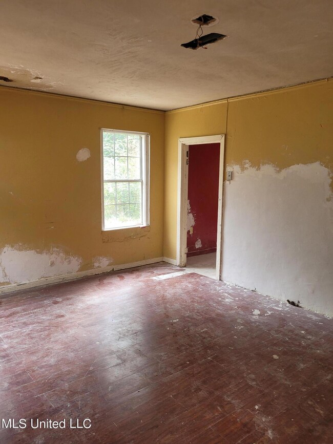 423 Idlewild St Photo 1