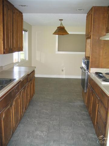 1219 NE Thompson Dr, Bend, OR 97701 - photo 4