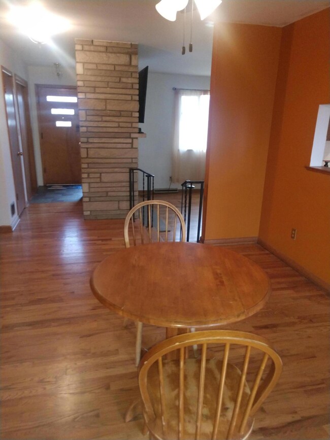 1101 Bronwyn Ave, Columbus, OH 43204 - photo 4