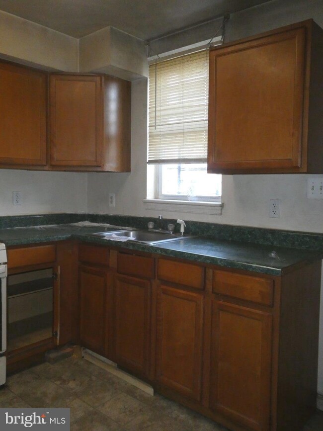 1614 N Gilmor St, Baltimore, MD 21217 - photo 4