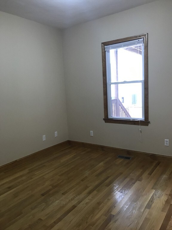 11 Loring St, Boston, MA 02127 - photo 6