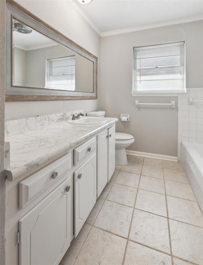 1221 Tanglewood Dr, Cleburne, TX 76033 - photo 7