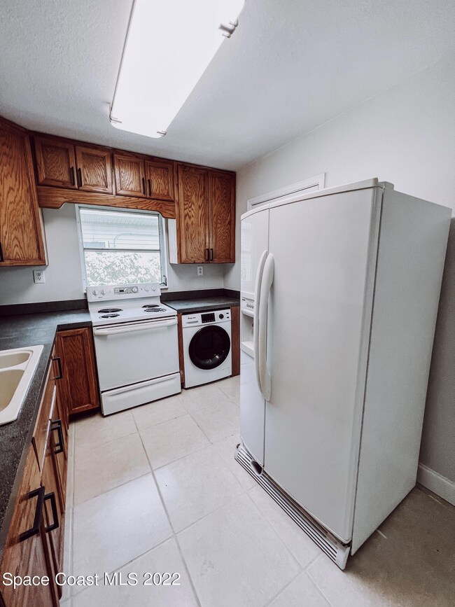 2518 Palmetto Dr unit C, Cocoa, FL 32926 - photo 4