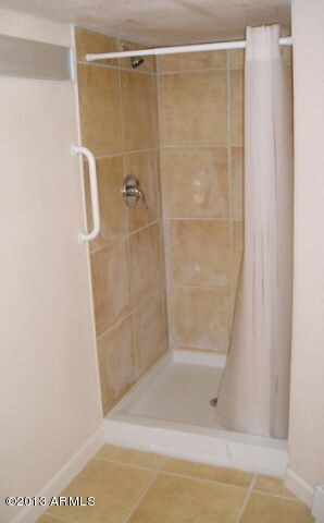 Mele Mesa Dr Rear Shower