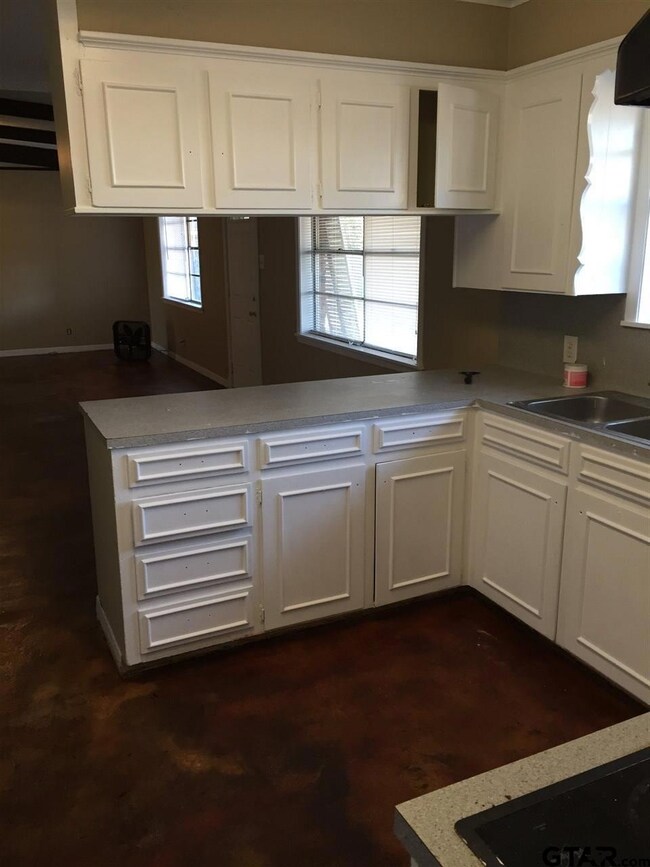 1826 1826 Yosemite, Tyler, TX 75703 - photo 4