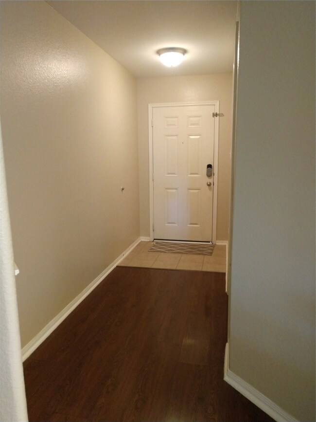 10314 Dalehurst Ct, Houston, TX 77075 - photo 7