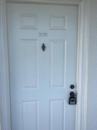 3826 Whitehall Dr unit 2050, West Palm Beach, FL 33401 - photo 5