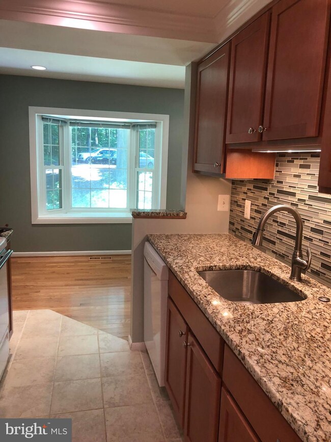 9170 Lambskin Ln, Columbia, MD 21045 - photo 6