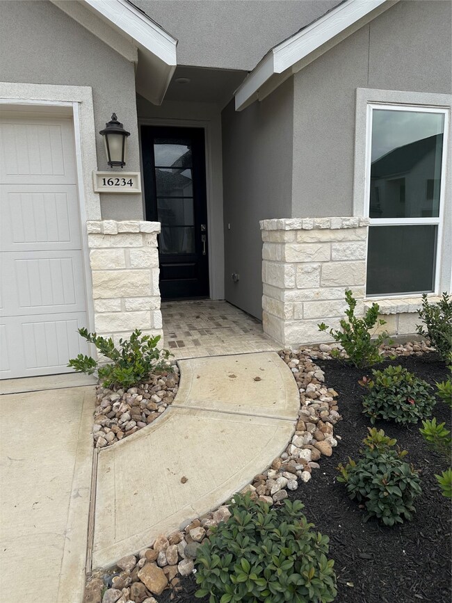 16234 Rock Hollow Bend Ln, Hockley, TX 77447 - photo 2