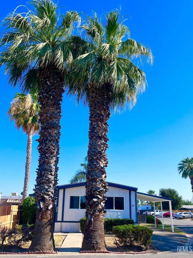 144 Torrey Pines Ln, Bakersfield, CA 93308 - photo 2