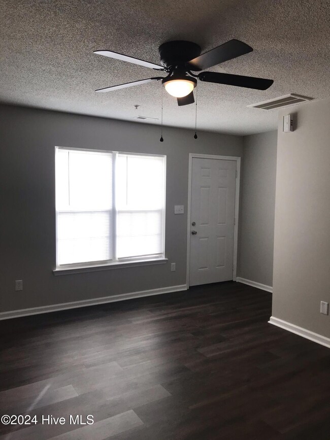 358 Bracken Place, Jacksonville, NC 28540 - photo 7