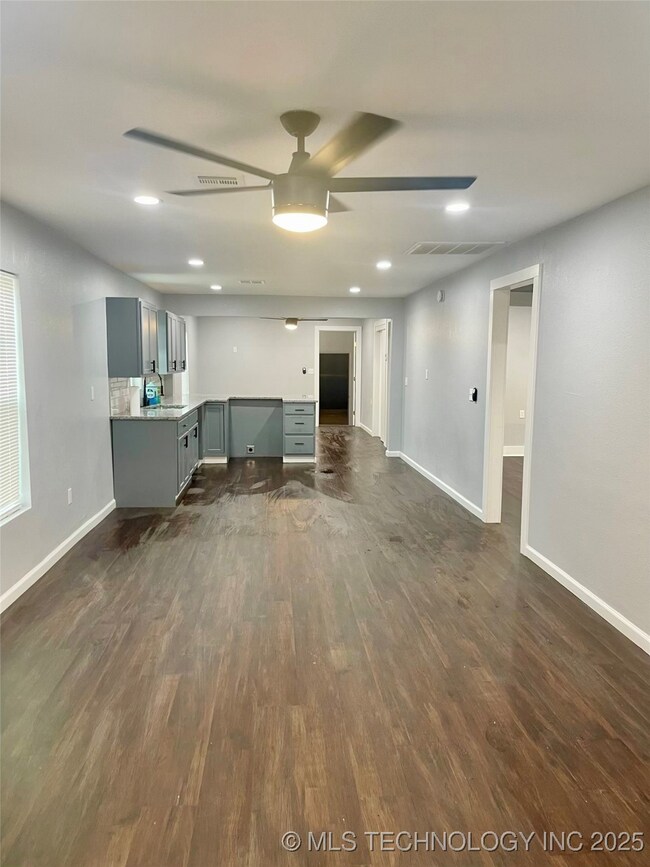 2611 N Trenton Ave, Tulsa, OK 74106 - photo 5