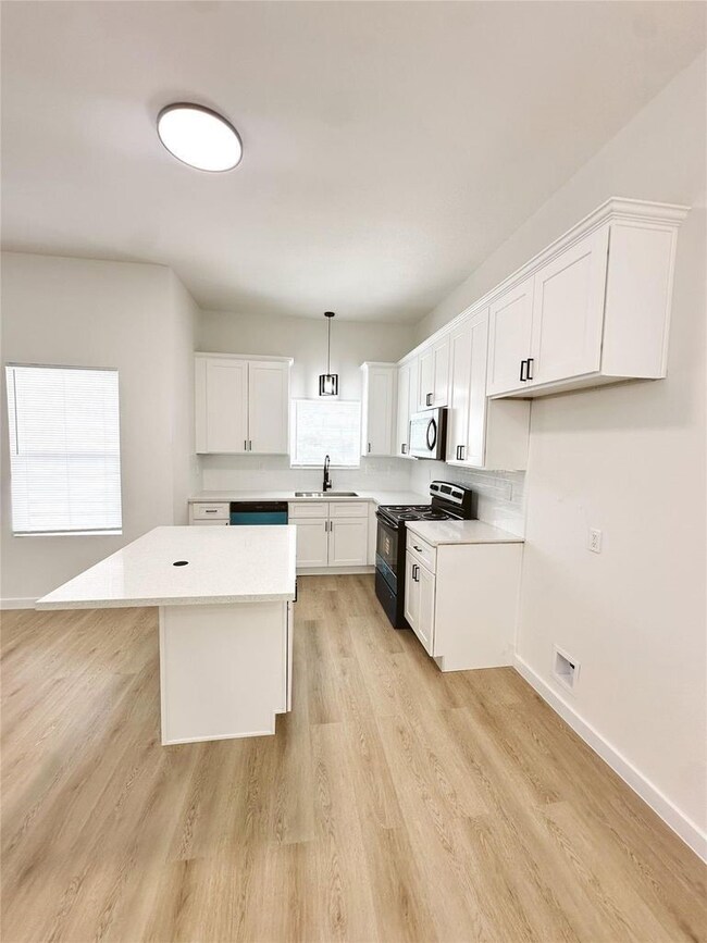 9705 Garcroft St unit A, Houston, TX 77029 - photo 5