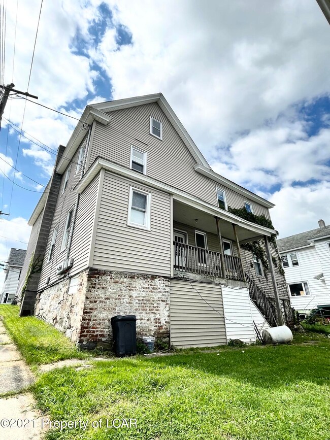 48 E Union St, Nanticoke, PA 18634 - photo 5