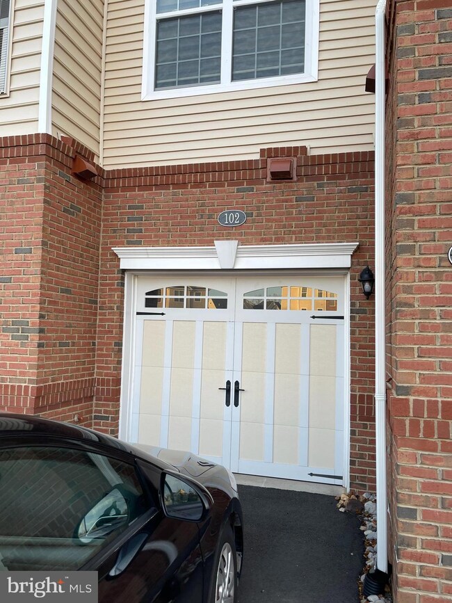 23255 Milltown Knoll Square unit 102, Ashburn, VA 20148 - photo 2