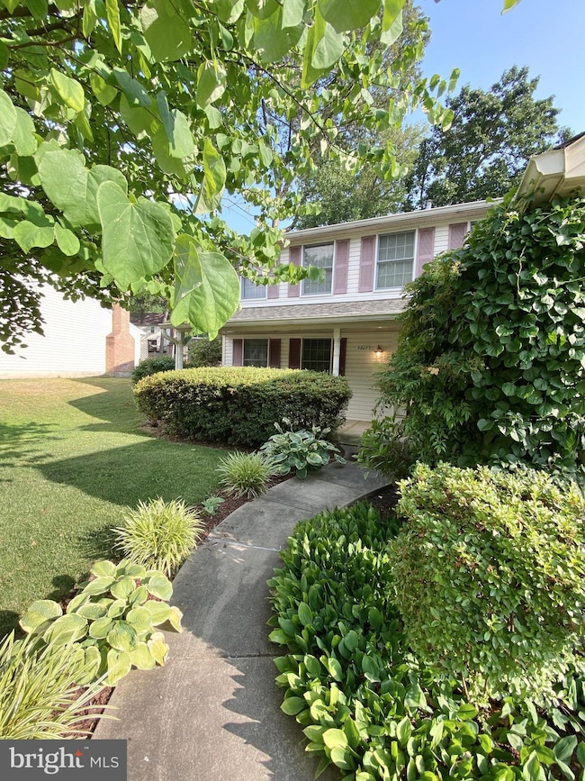 9807 Summerday Dr, Burke, VA 22015 - photo 3