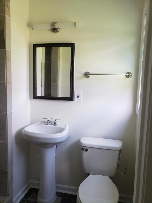 1707 Mcarthur St, Manchester, TN 37355 - photo 7