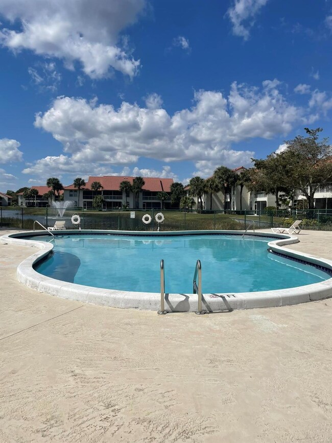 289 Cypress Point Dr unit 2890, Palm Beach Gardens, FL 33418 - photo 5