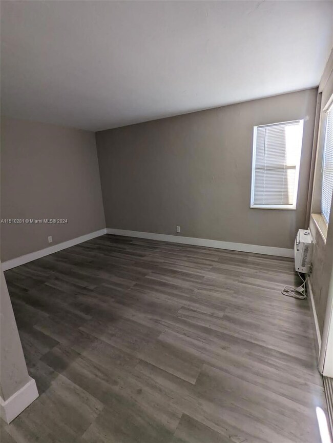 2300 Douglas St unit 3, Hollywood, FL 33020 - photo 4