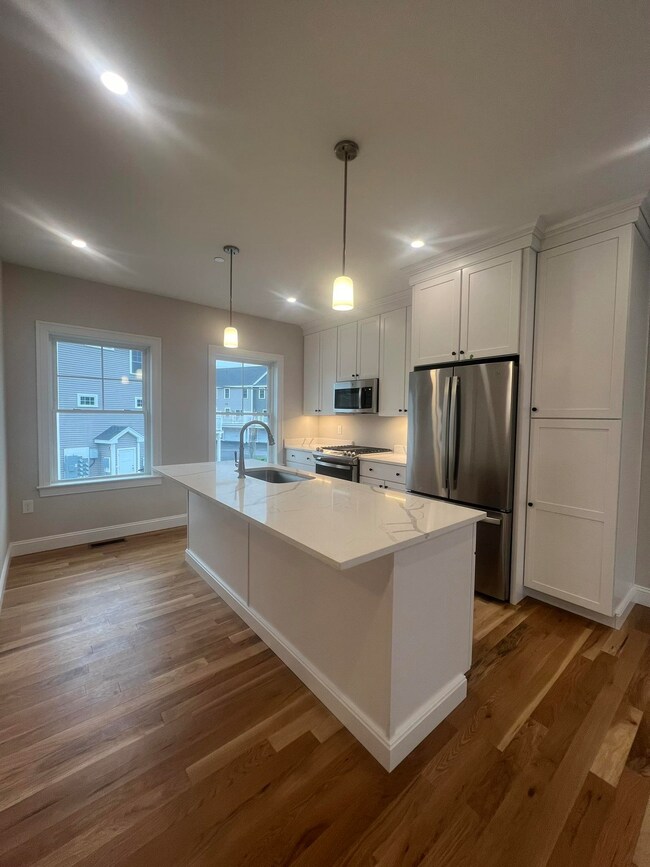 4 Juniper Ln, Portsmouth, NH 03801 - photo 4