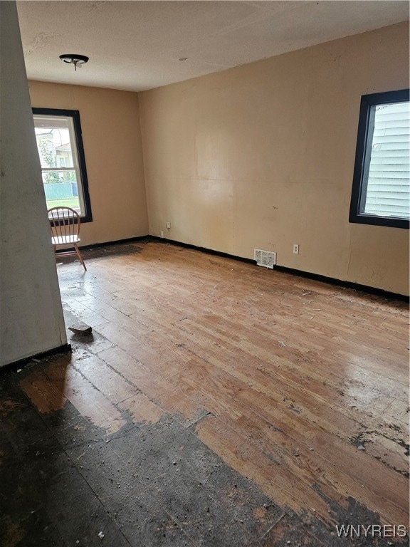 630 20th St, Niagara Falls, NY 14301 - photo 3