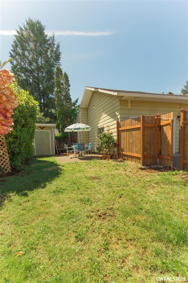 Fenced Side Yard