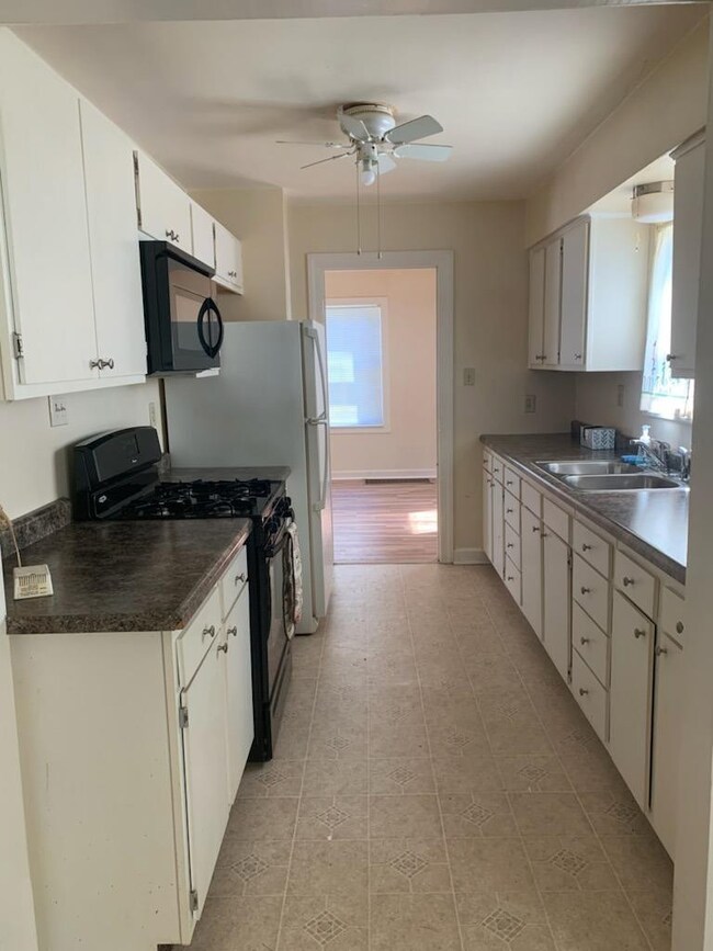 230 N Jay St, Griffith, IN 46319 - photo 2